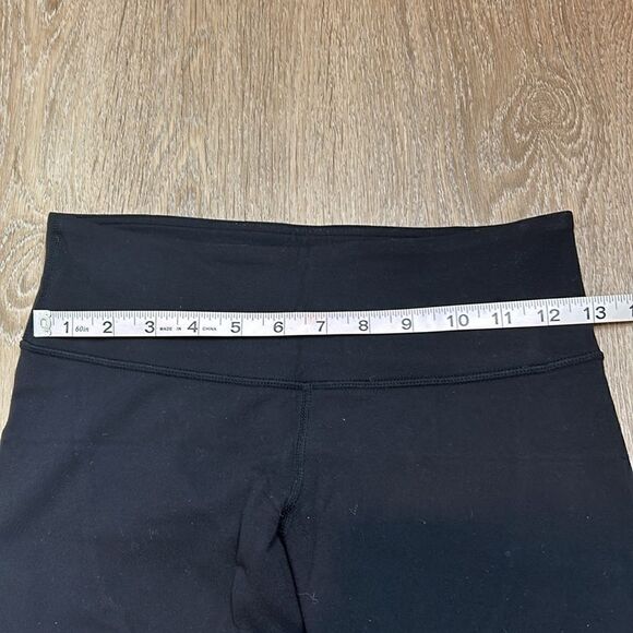 LULULEMON | Black Capris Size 6 - Picture 2 of 6